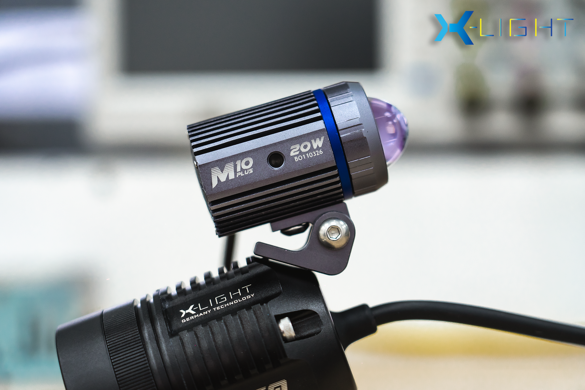 ĐÈN TRỢ SÁNG MINI X-LIGHT M10 PLUS