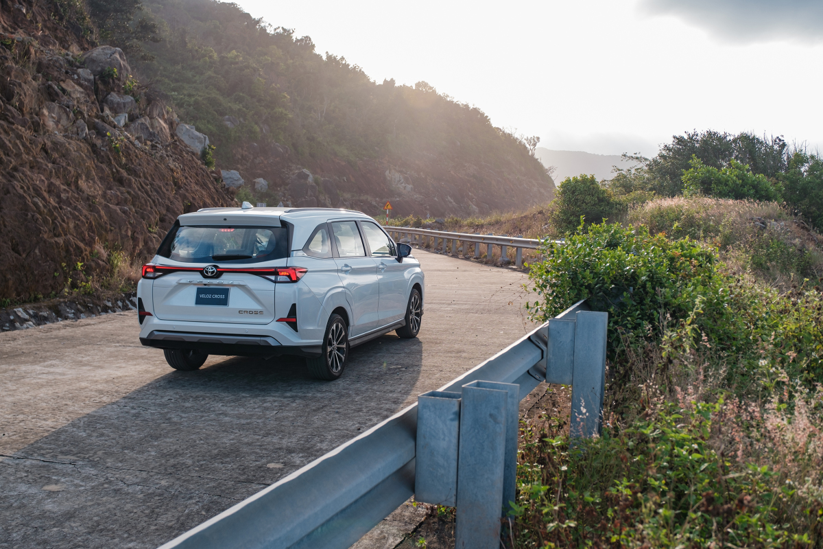 Thông số kỹ thuật toyota cross