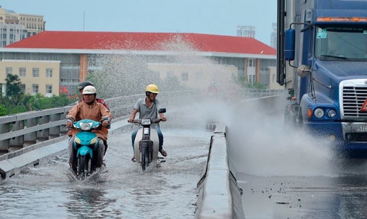 ĐI LÚC ĐƯỜNG ĐỌNG NƯỚC