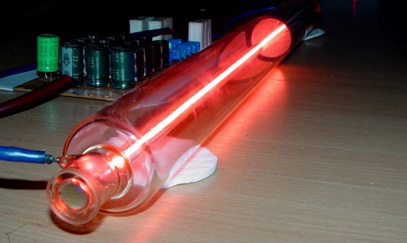 Laser khí
