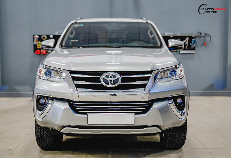 Fortuner lắp Titan Platinum Plus 9+3 5000K