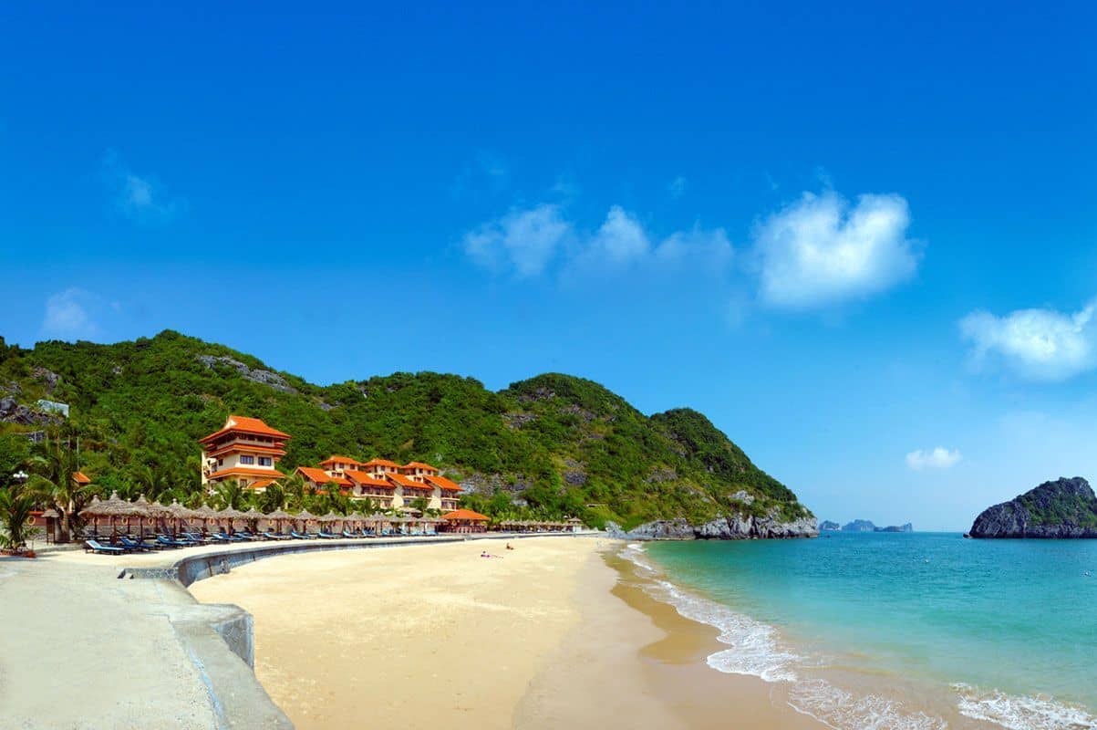 Bãi biển Đồ Sơn đẹp nao nức trong mắt khách du lịch