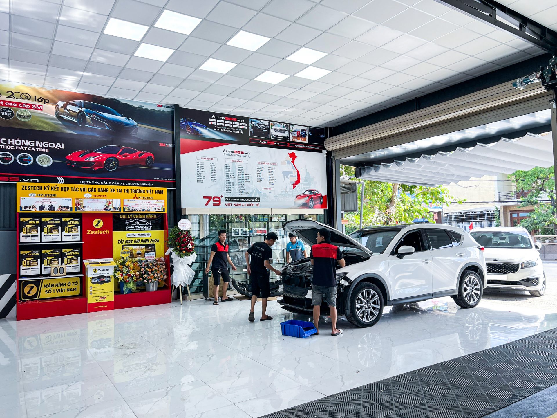 auto365-quang-binh-cn2-khai-truong.jpg