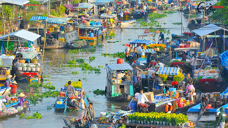 Chợ nổi Ngã Năm