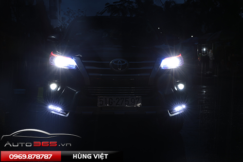 Toyota Fortuner 2017 nâng cấp bi GTR mắt quỷ đổi - led viền