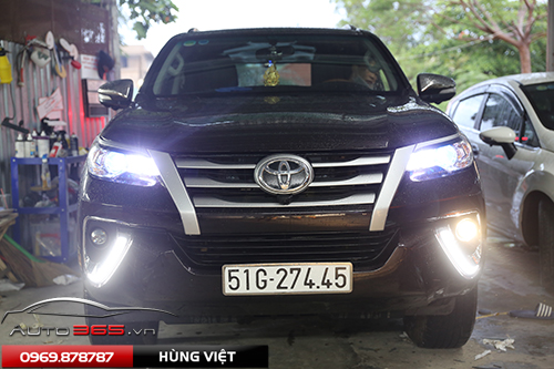 Toyota Fortuner 2017 nâng cấp mắt quỷ đổi màu ánh sáng bi GTR