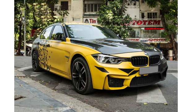 DÁN DECAL XE HƠI CÓ BỊ XỬ PHẠT HAY KHÔNG?