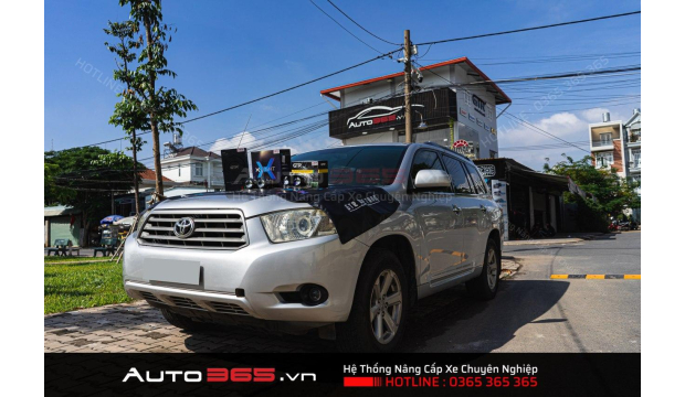 Toyota Highlander Sáng Cực Căng với Bi Laser X-Light V10L