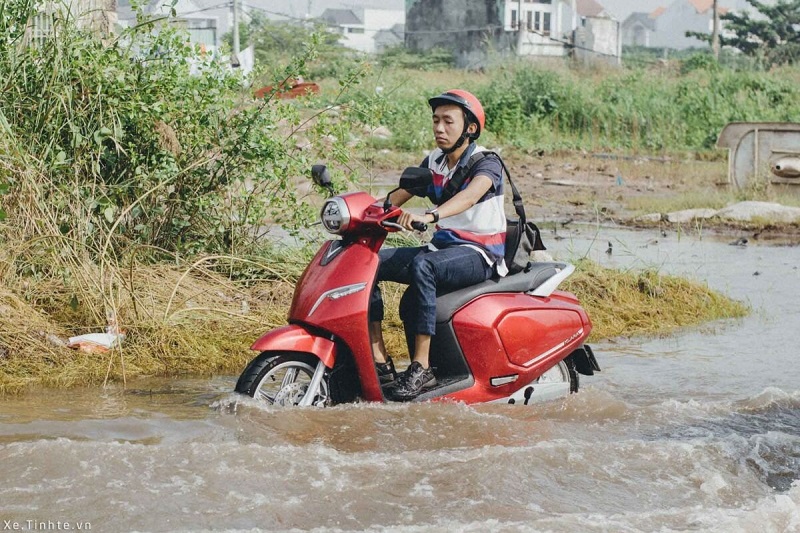 khả năng chống nước và di chuyển trên đường ngập ấn tượng
