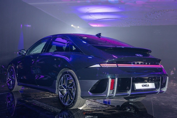 HYUNDAI-IONIQ-2.jpg
