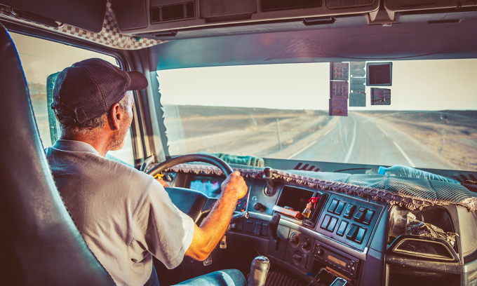 Tài xế xe tải thương mại thường có những quy định riêng về thời gian làm việc. Ảnh: Automotiveex