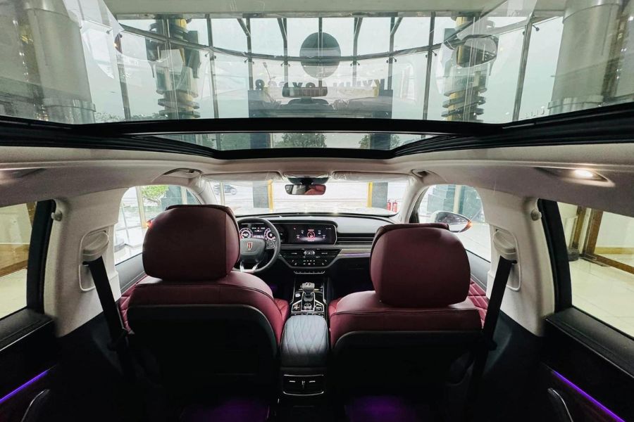 Hongqi HS5