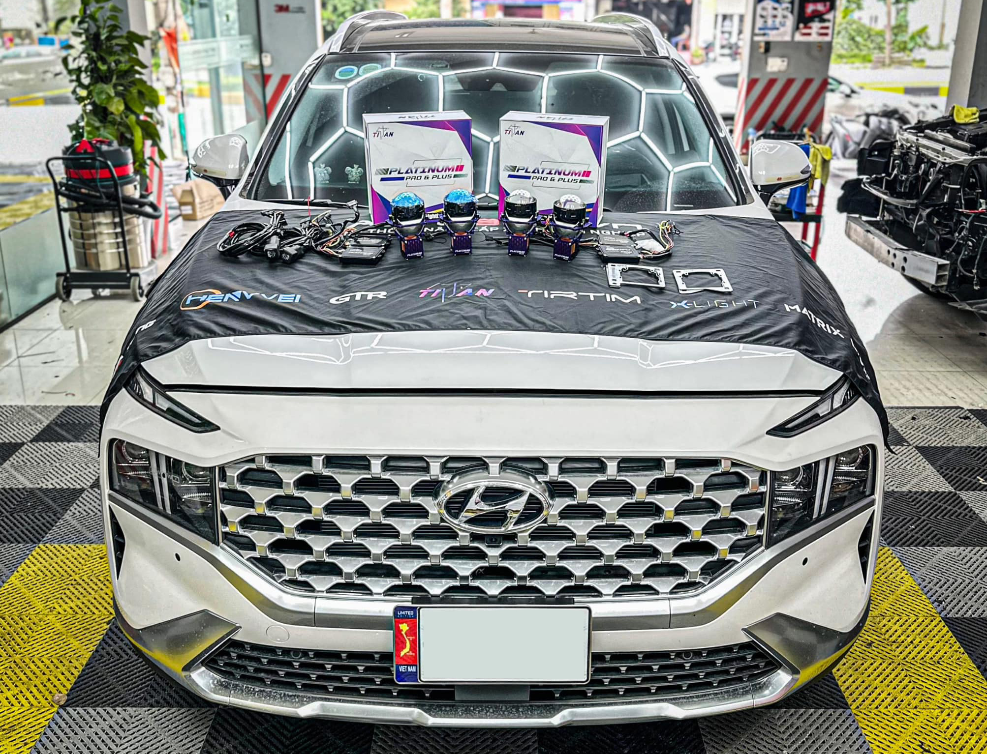 do-den-hyundai-santafe-17.jpg