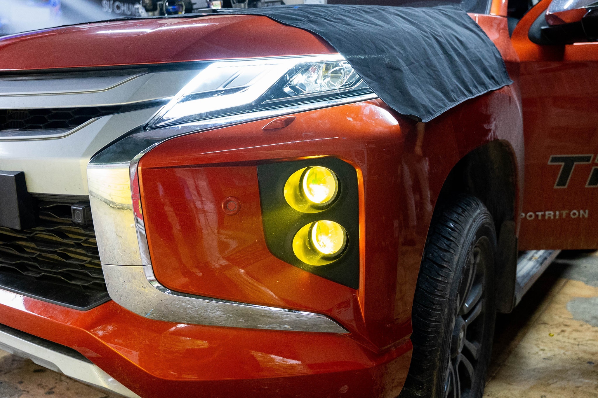 do-den-mitsubishi-triton-16.jpg