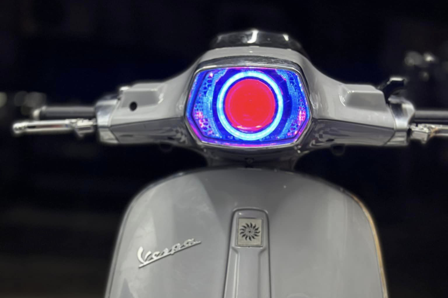 vespa-do-den-5.jpg