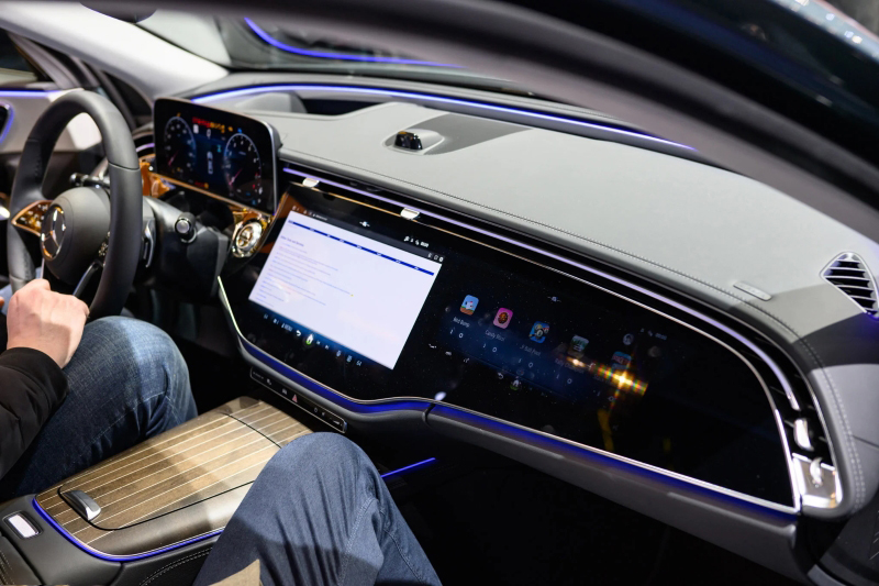 mercedes-benz-e-class-3.jpg