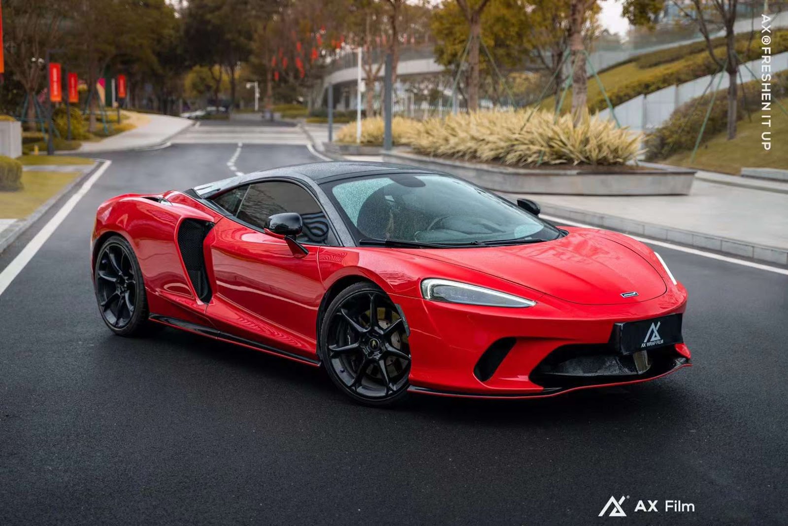 sieu-xe-mclaren-dan-ax-wrap-film-mau-carmine-red-1.jpg