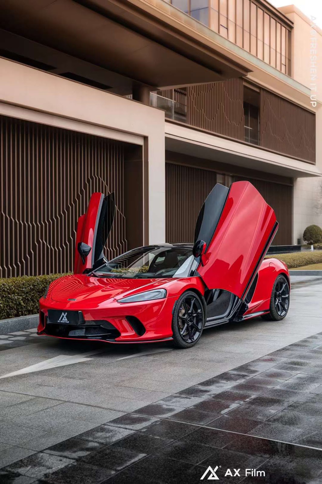 sieu-xe-mclaren-dan-ax-wrap-film-mau-carmine-red-2.jpg