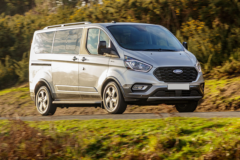 cac-doi-xe-ford-tourneo-1.jpg
