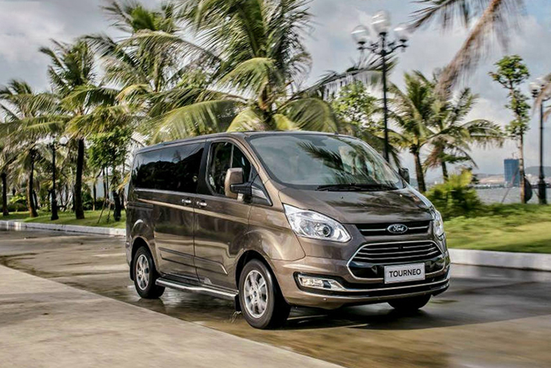 cac-doi-xe-ford-tourneo-2.jpg