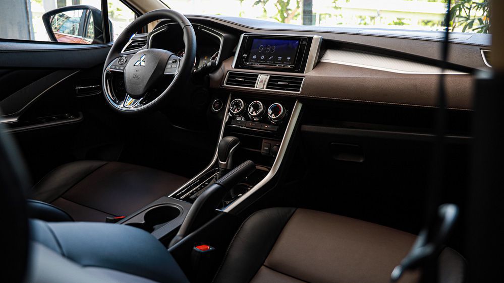 cac-doi-xe-mitsubishi-xpander-cross-2.jpg