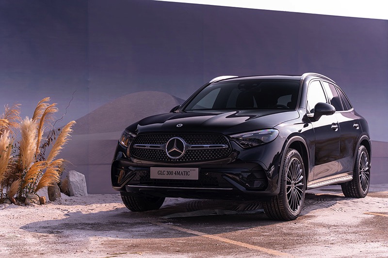 xe-cua-nam-2024-mercedes-glc-300-4Matic-1.jpg