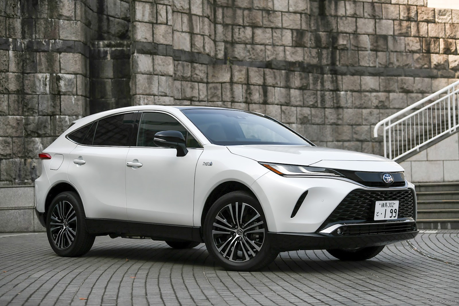 toyota-harrier-1.jpg