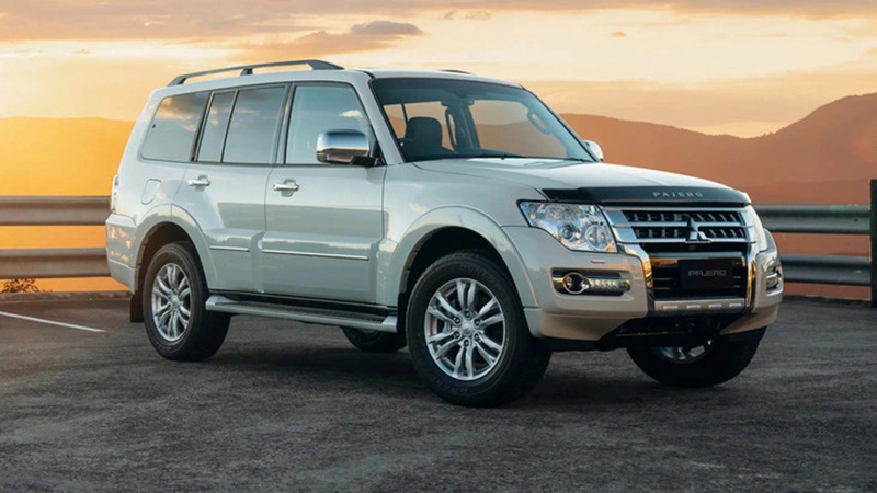 pajero-va-lancer-sap-tro-lai-1.jpg