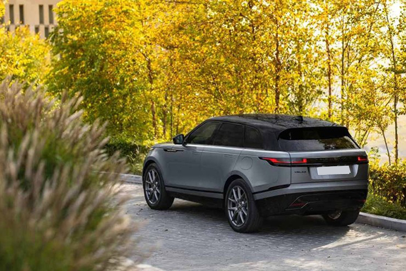 jlr-bat-dau-nhan-coc-cho-range-rover-velar-phien-ban-nang-cap-2.jpg
