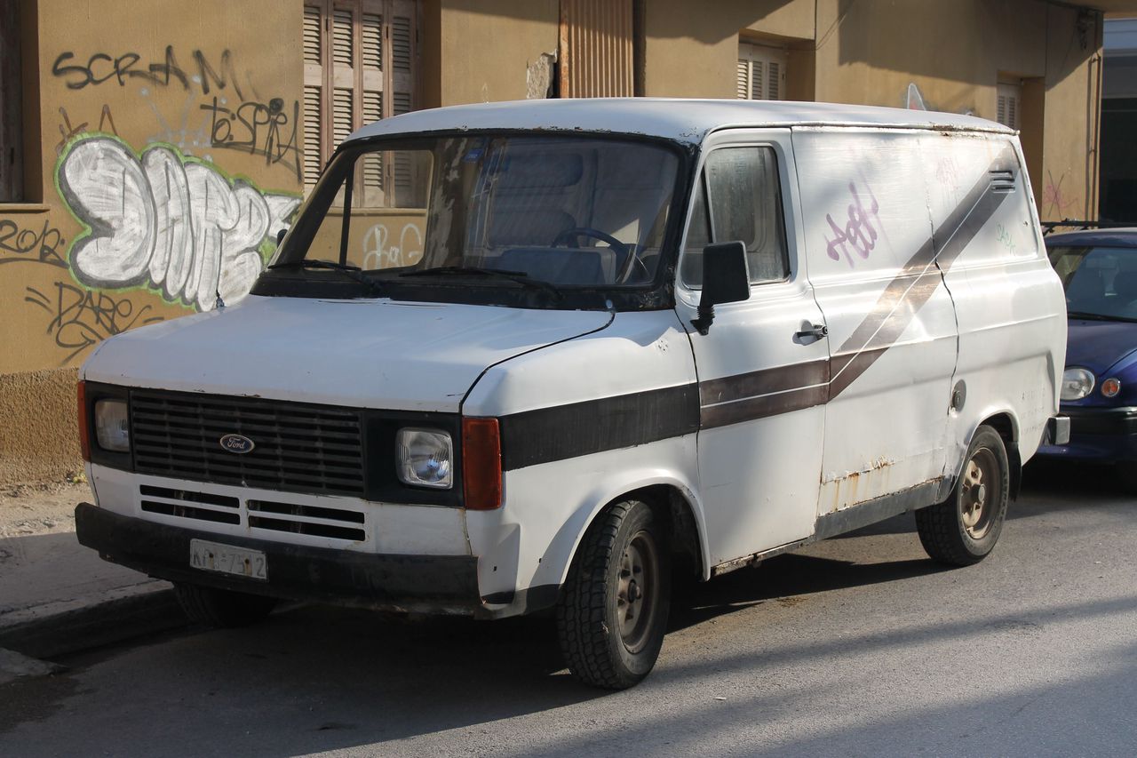 cac-doi-xe-ford-transit-3.jpg