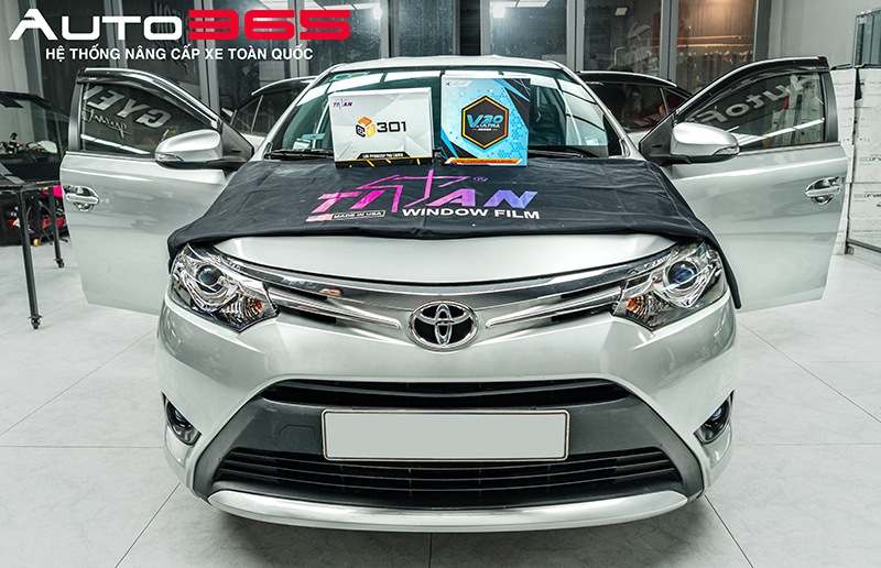 toyota-vios-do-combo-den-va-phim-cach-nhiet-2.jpg