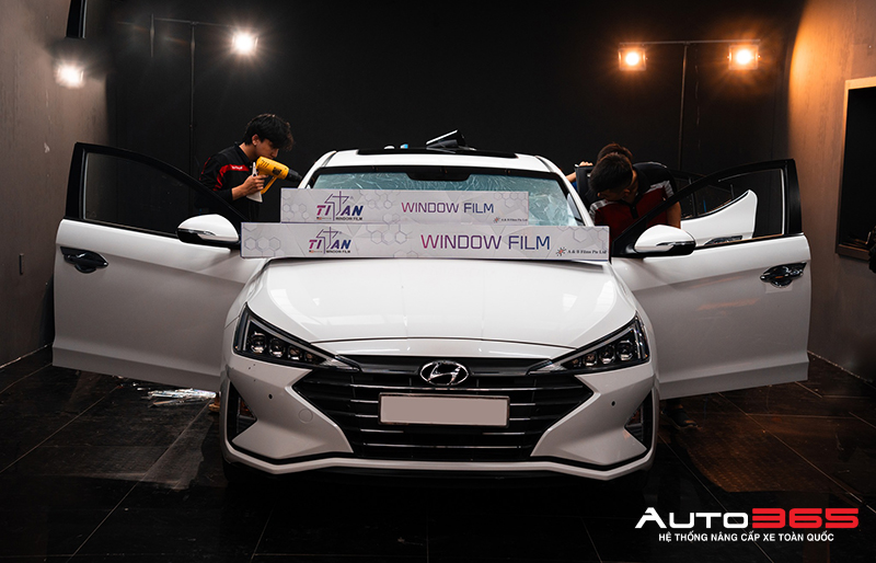quy-trinh-dan-phim-cach-nhiet-o-to-chuyen-nghiep-tai-auto365-10.jpg
