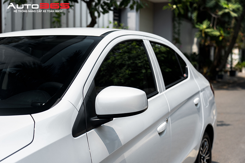 quy-trinh-dan-phim-cach-nhiet-o-to-chuyen-nghiep-tai-auto365-3.jpg