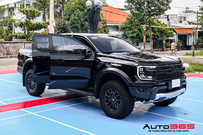 quy-trinh-dan-phim-cach-nhiet-o-to-chuyen-nghiep-tai-auto365-6.jpg