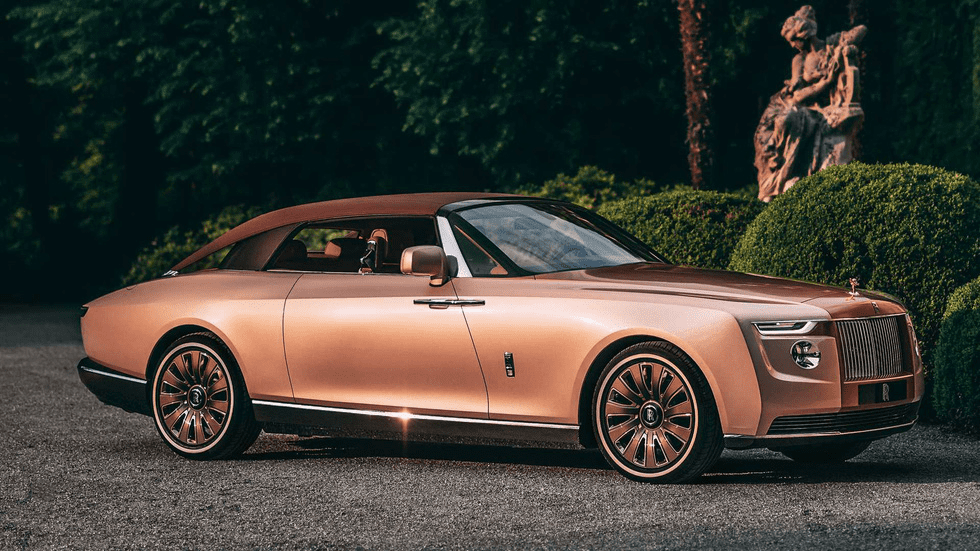 Boat Tail Brown trên Rolls royce 
