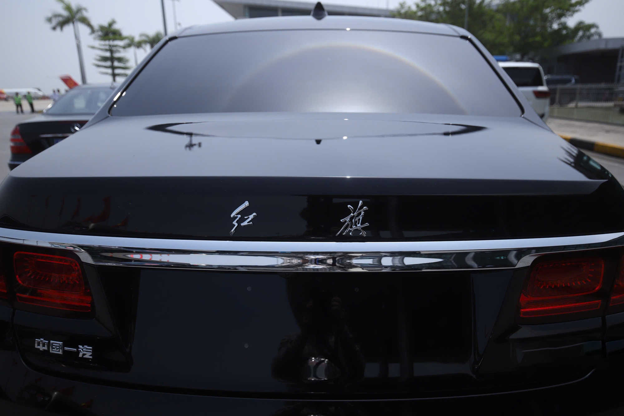 limousine-hongqi-5.jpg