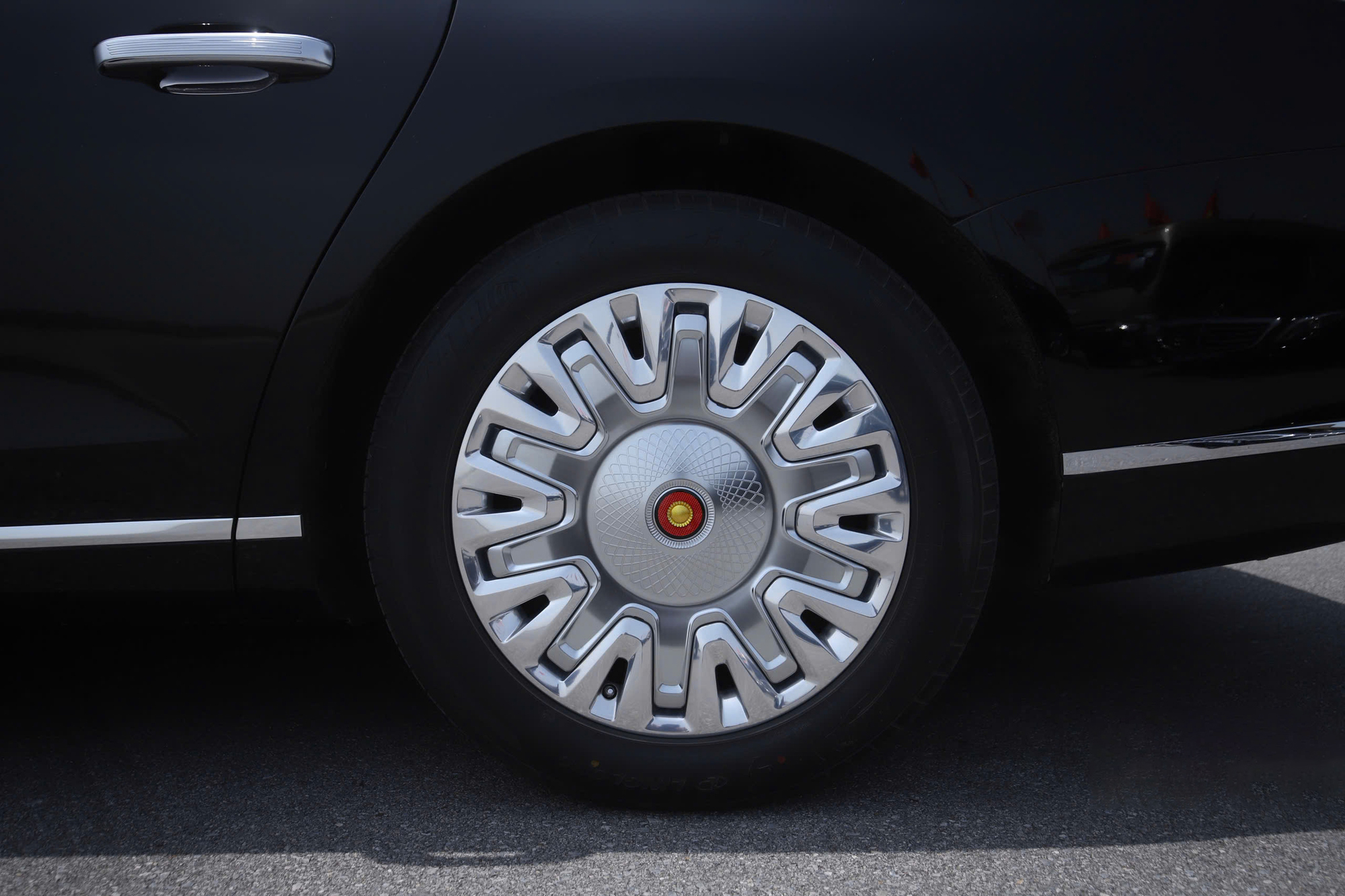 limousine-hongqi-6.jpg