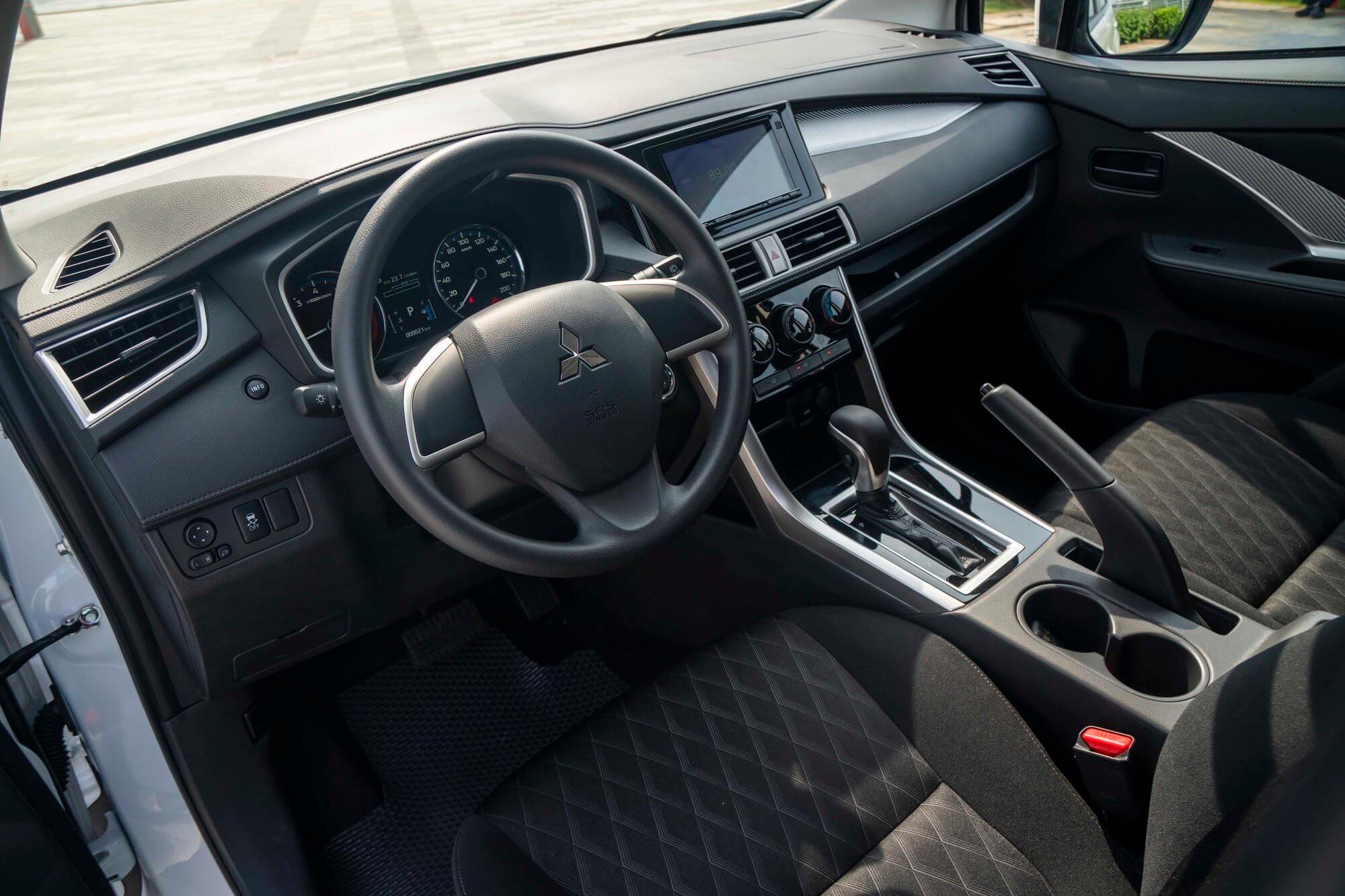 Mitsubishi-Xpander-AT-ECO-1.jpg