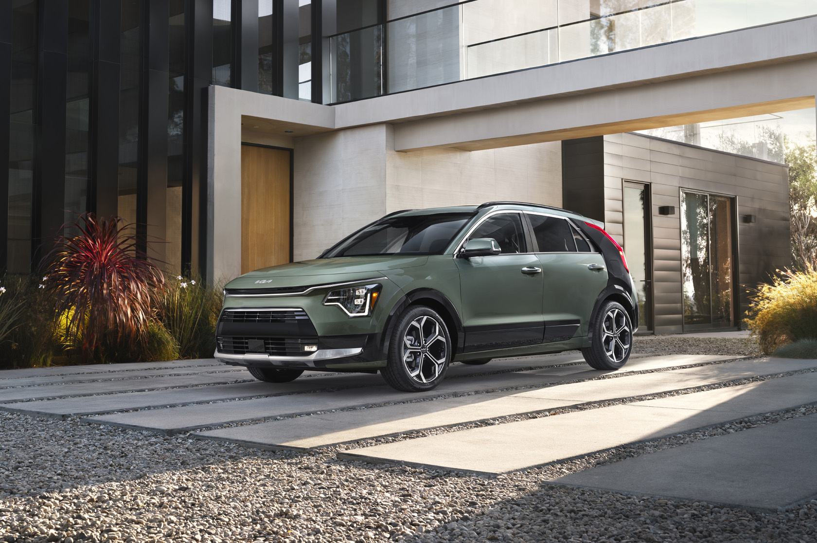 kia_niro-hev_2025.jpg