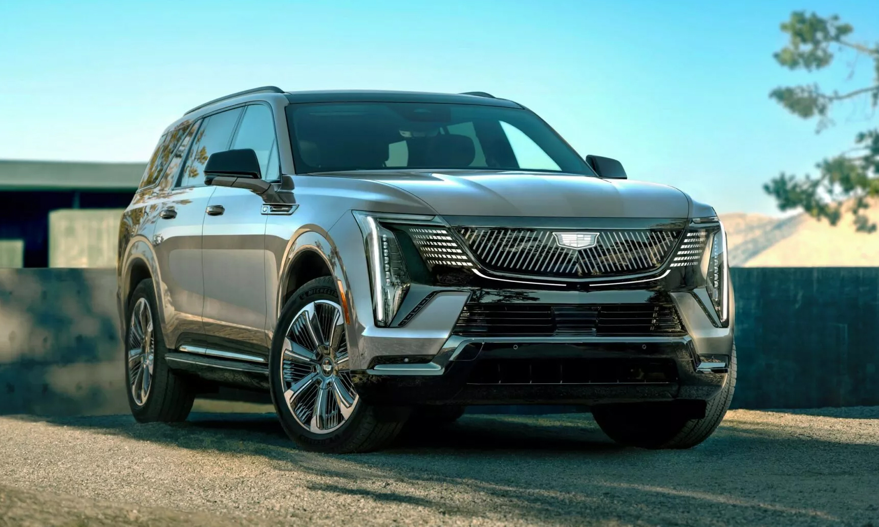 Cadillac-Escalade-IQL.jpg