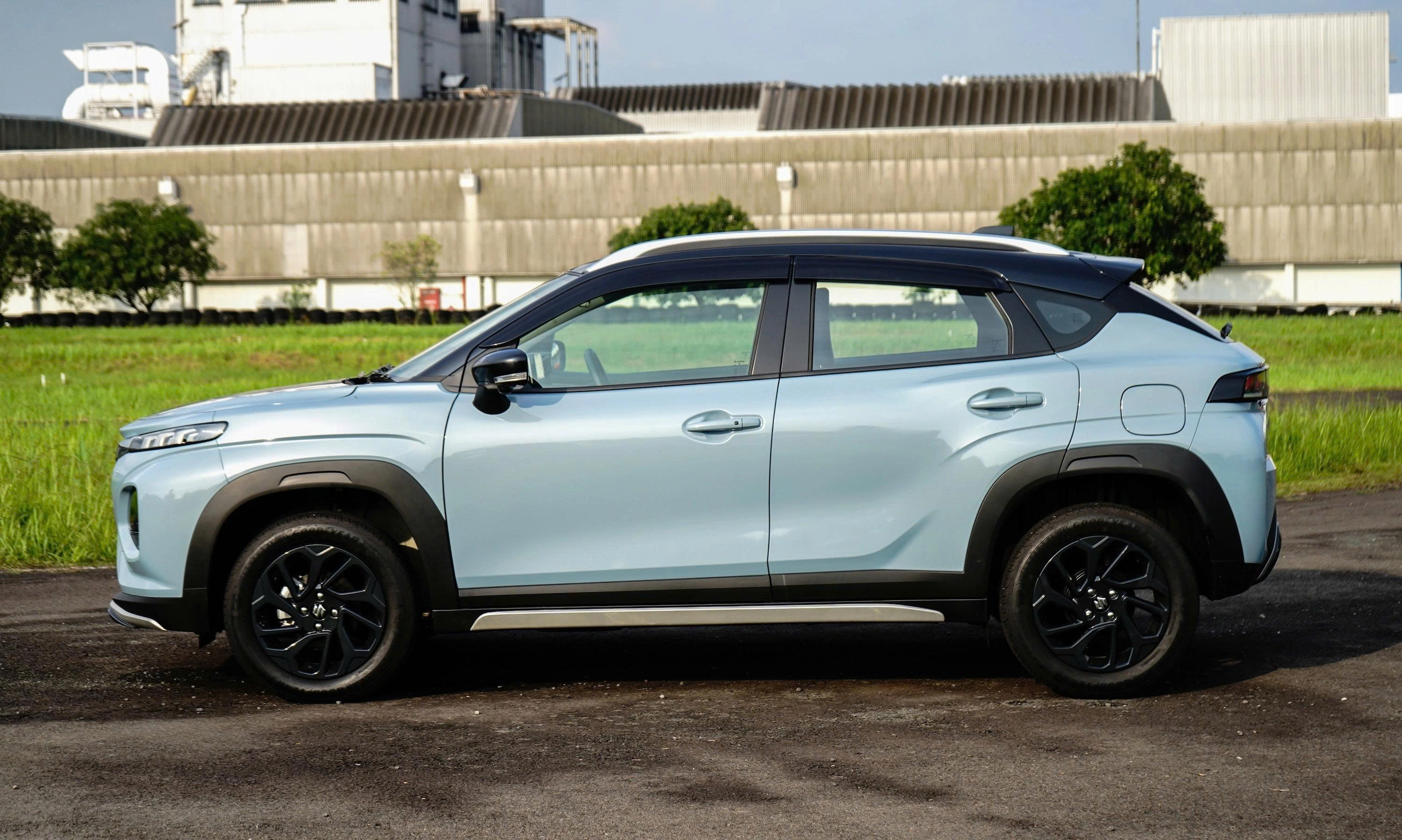 suzuki-fronx-1.jpg