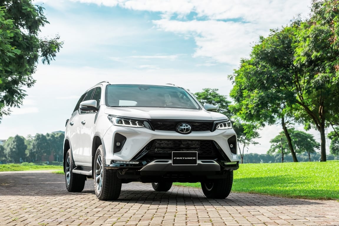 toyota-fortuner-1.jpg