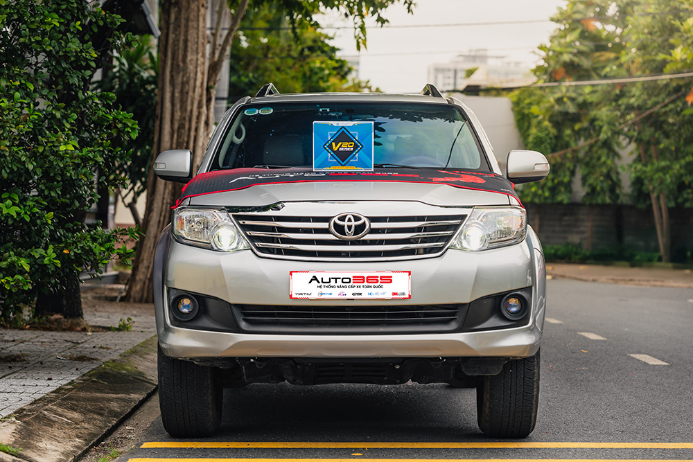 toyota-do-den-bi-led.jpg