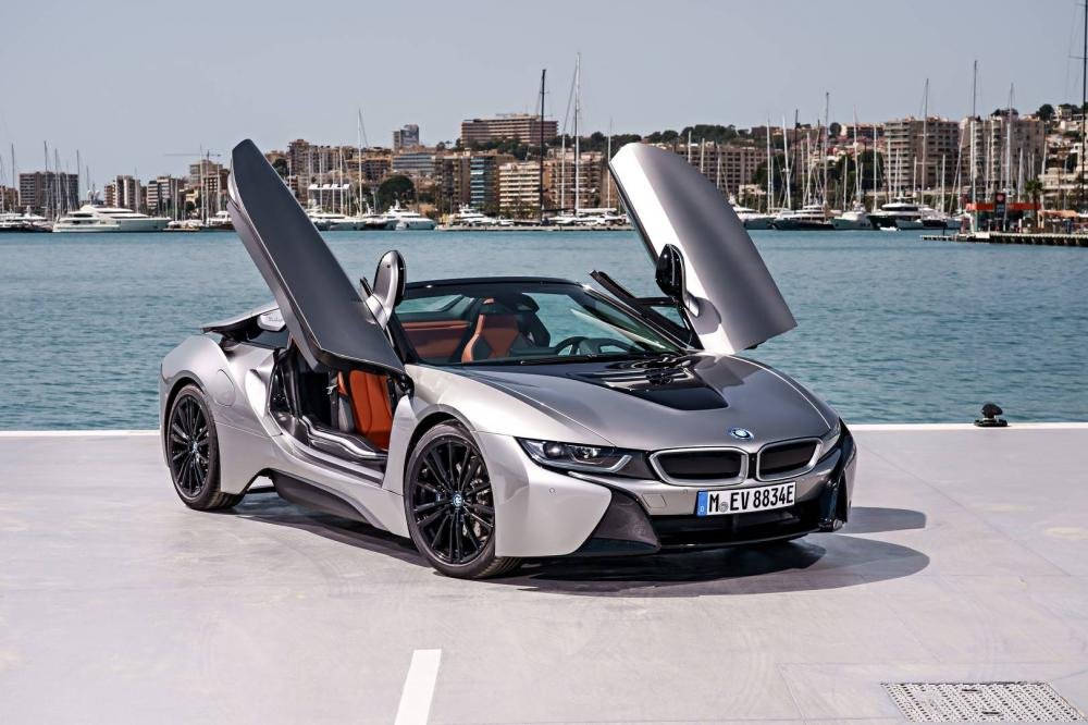 gia-xe-bmw-i8.jpg