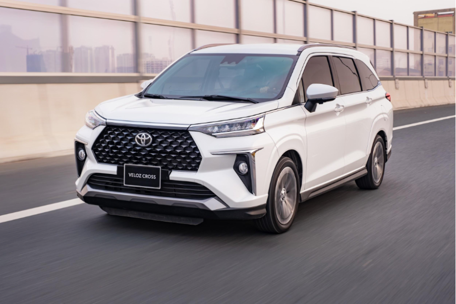 Toyota-Veloz-Cross-CVT-2025.png