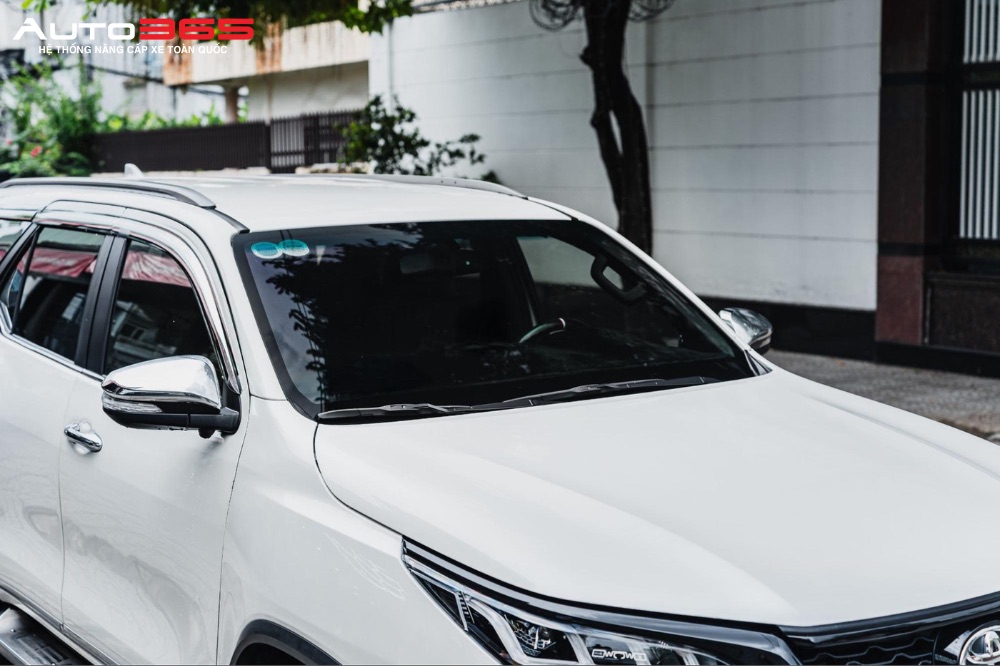 dan-phim-cach-nhiet-3m-cho-xe-toyota-fortuner-tang-tinh-rieng-tu.jpeg