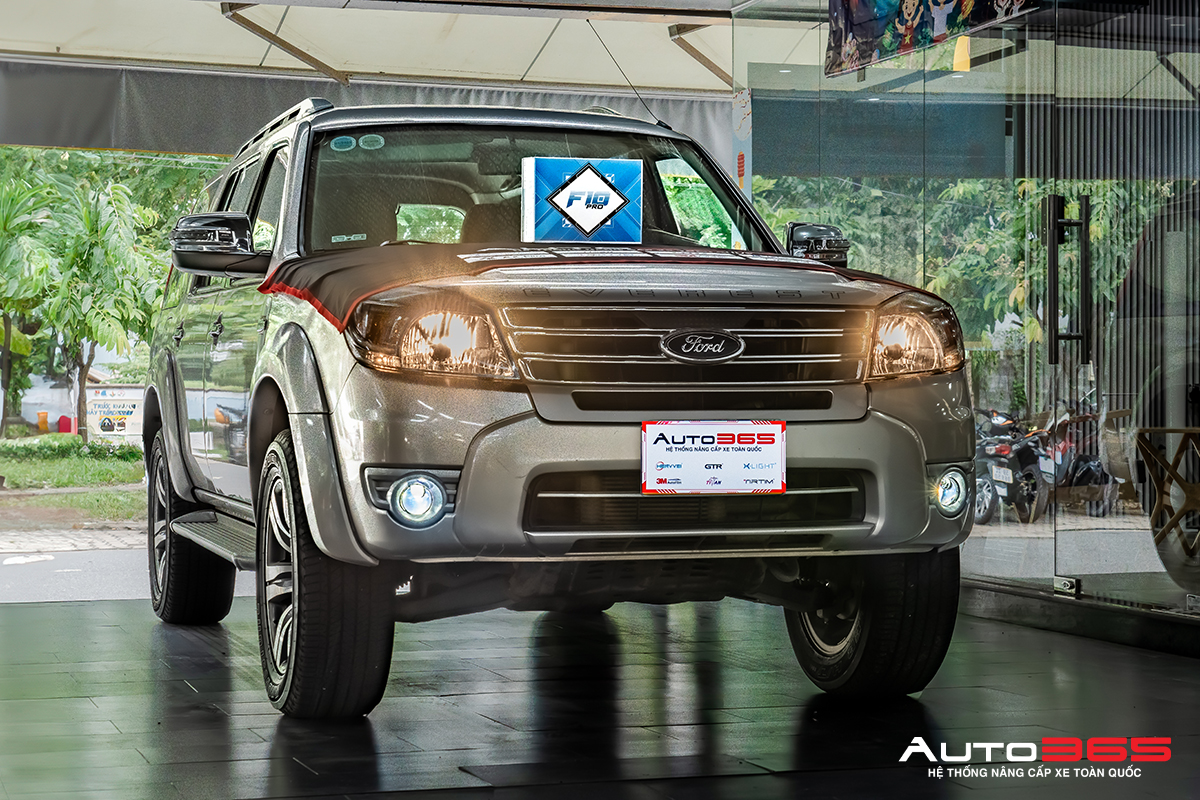 ford-everest-do-den-bi-gam-x-light-f10-pro-10.jpg
