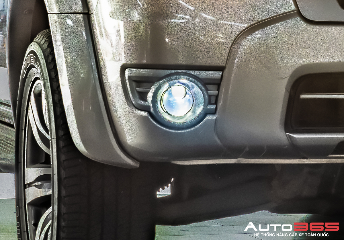 ford-everest-do-den-bi-gam-x-light-f10-pro-9.jpg