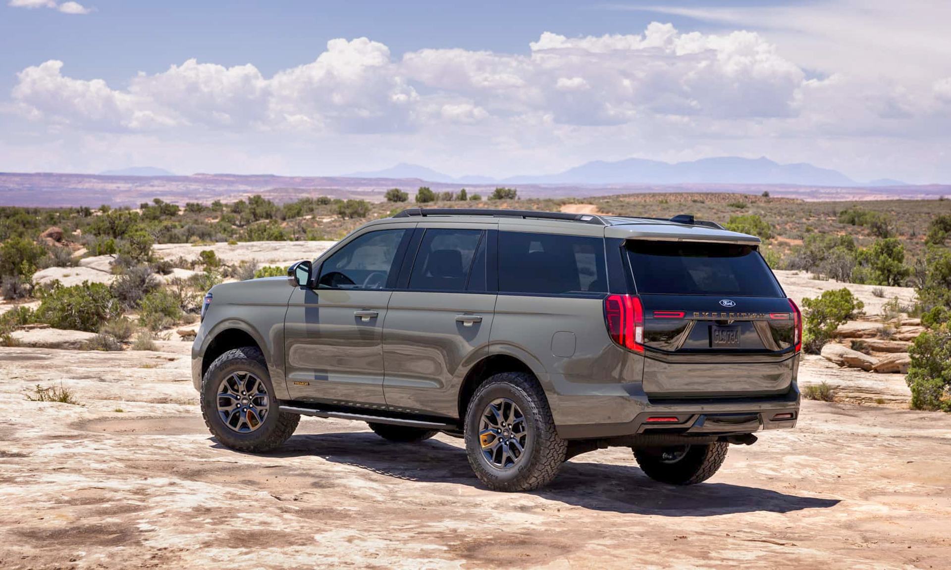 Ford-Expedition-2025-1.jpg