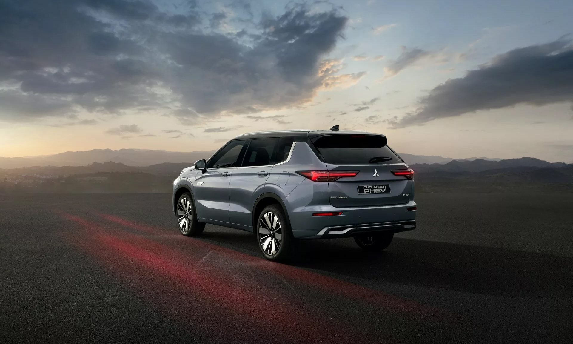 Mitsubishi-Outlander-PHEV-2025-3.jpg